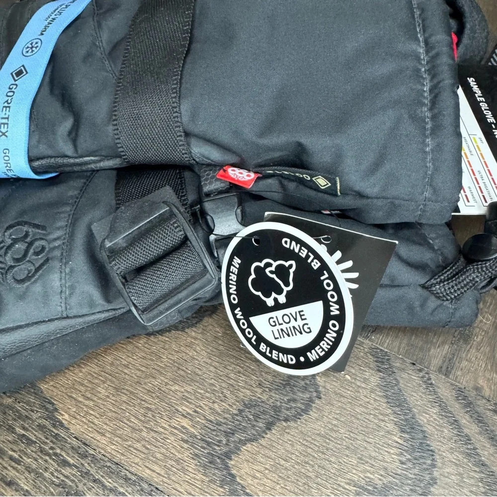 686 Womens Gore-Tex Smarty 3 in 1 Gauntlet Mitt - Picture 7 of 13